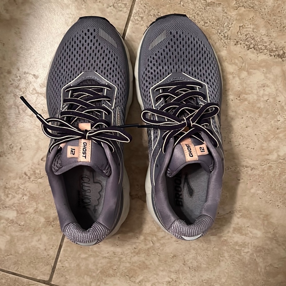 Brooks Ghost 12 size 7.5